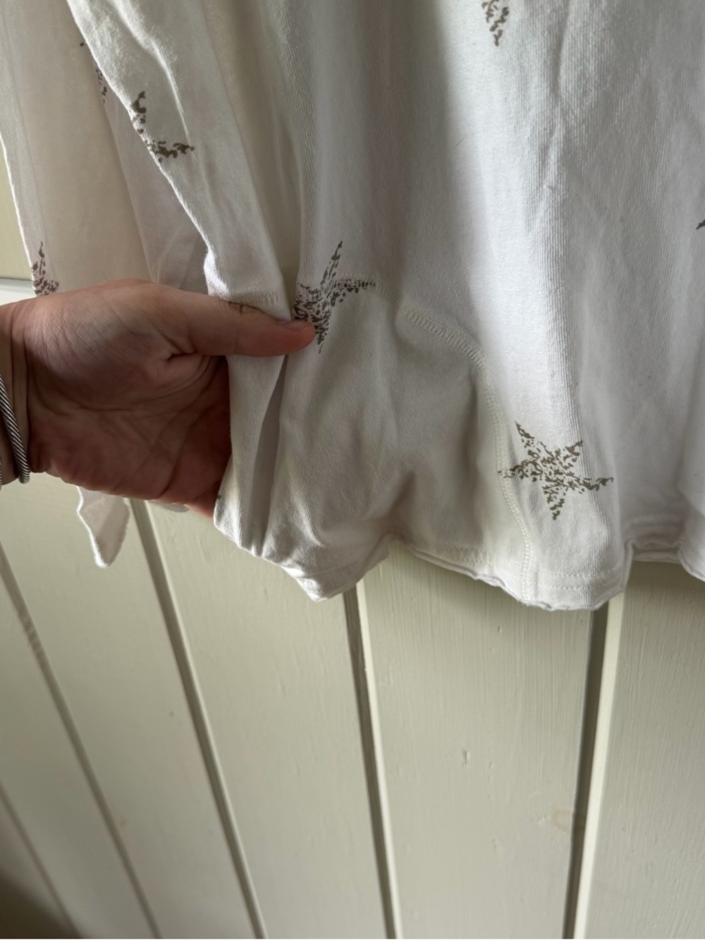 easel White Star-Print Long Sleeve T-Shirt, Pockets, Size Small (Oversized) - Picture 4 of 8